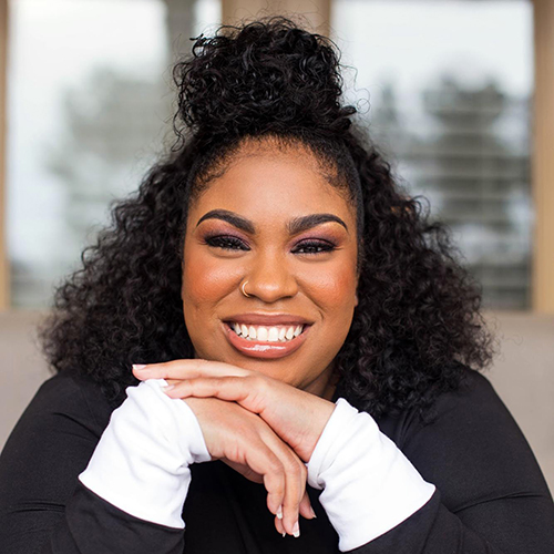 Portrait de Angie Thomas